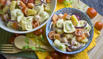 Veganer Tortellini-Hawaii-Salat