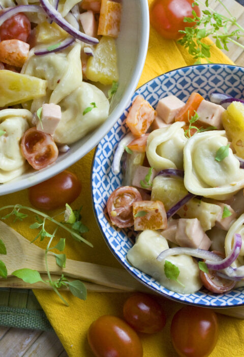 Veganer Tortellini-Hawaii-Salat