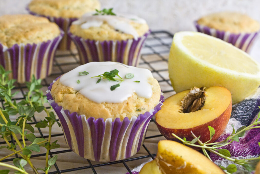 Zitronen-Thymian-Muffins mit Nektarinen