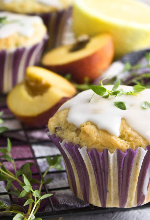 Zitronen-Thymian-Muffins mit Nektarinen