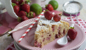 Erdbeer-Grieß-Kuchen mit Limette