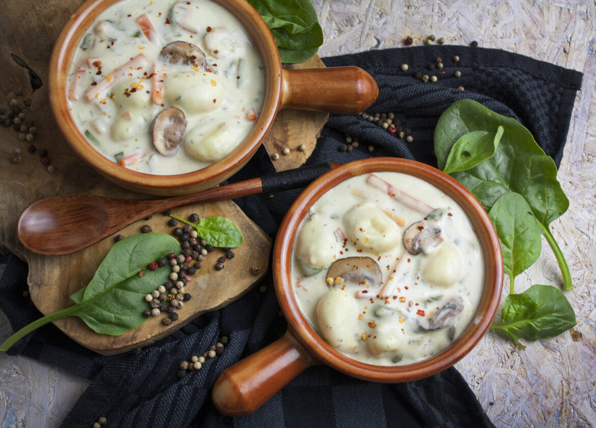 Cremige Gnocchi-Suppe mit Gemüse