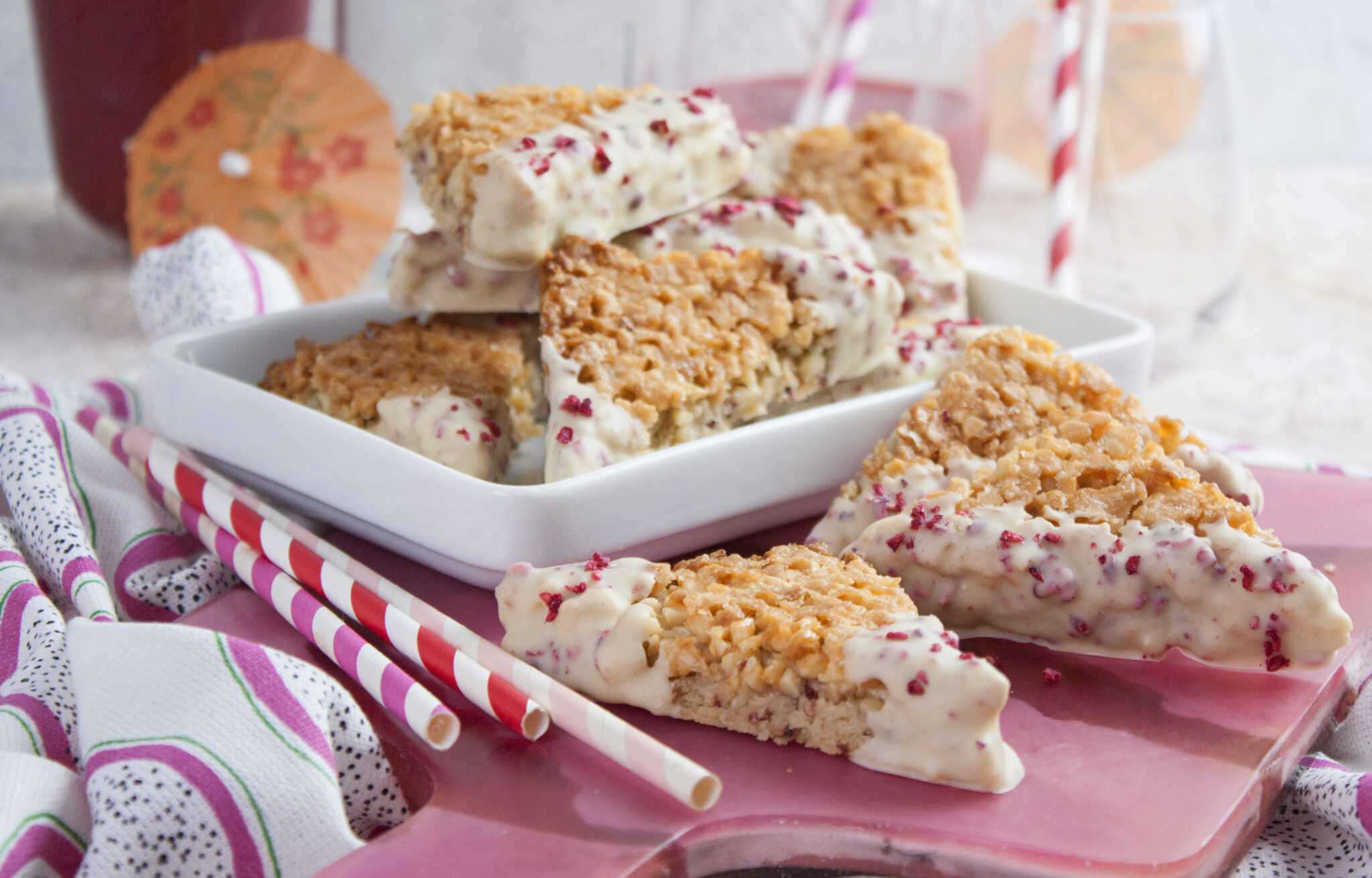 Sommerliche Mandel-Himbeer-Nussecken - Toastenstein.com