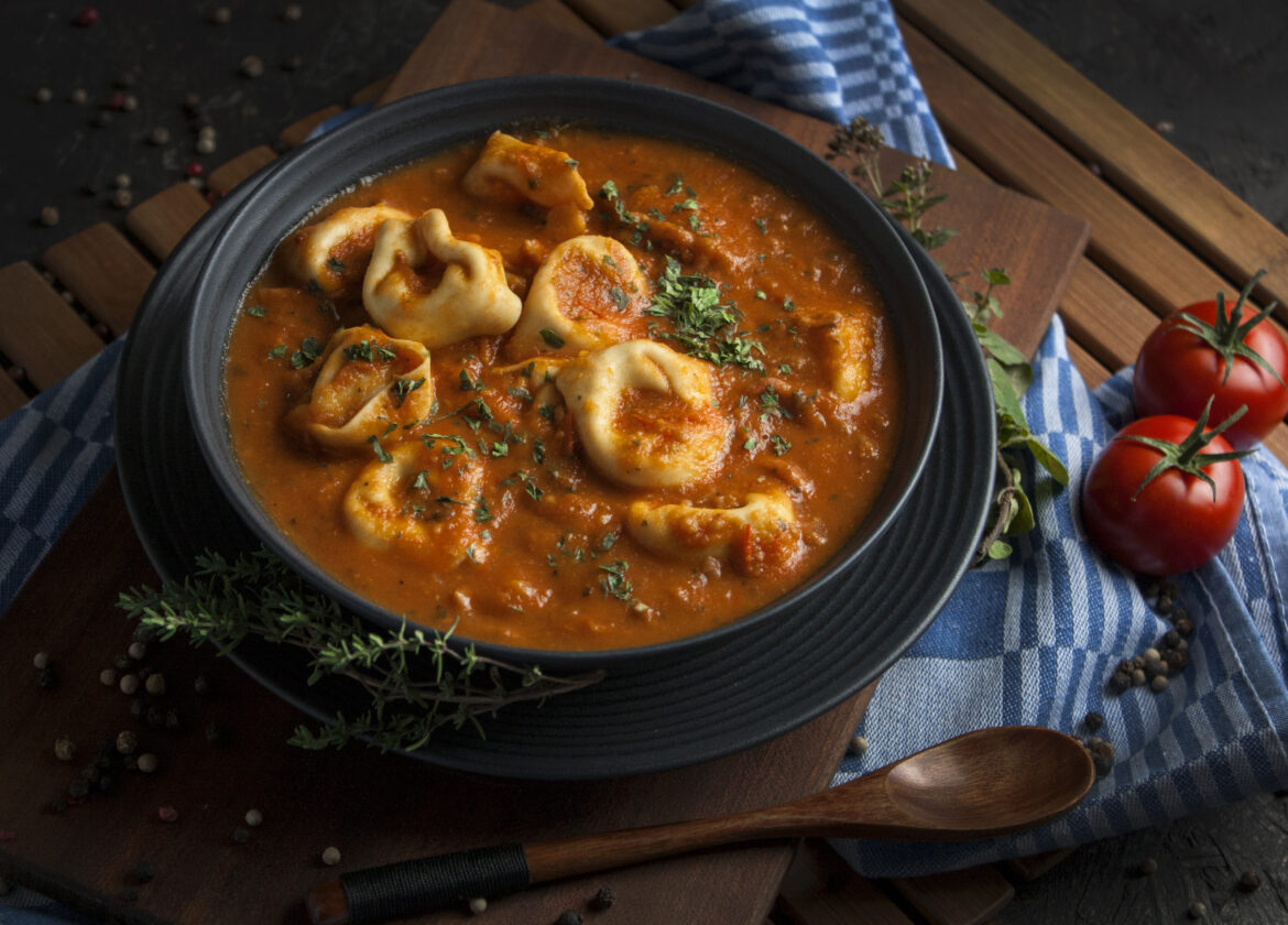 Tortelloni-Tomaten-Suppe