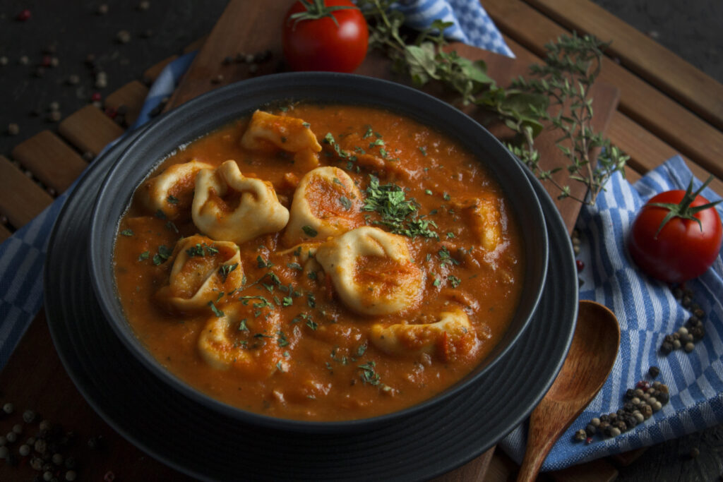 Tortelloni-Tomaten-Suppe