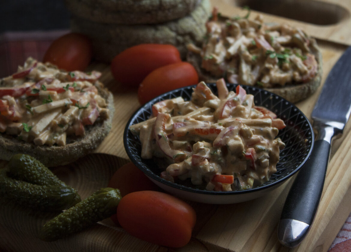 Tofu-Paprika-Salat für auf's Brot