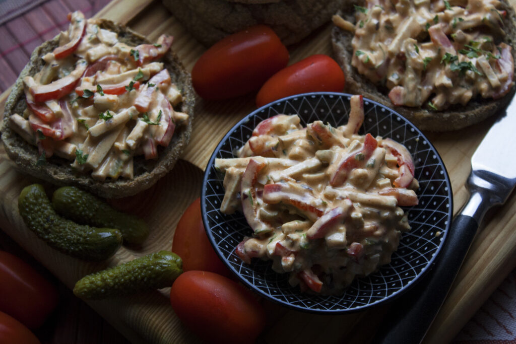 Tofu-Paprika-Salat für aufs Brot