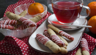 Knusprige Glühwein-Stäbchen - Weihnachtsbäckerei