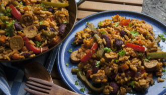 Vegane Reis-Würstchen-Pfanne - One Pot, Baby!