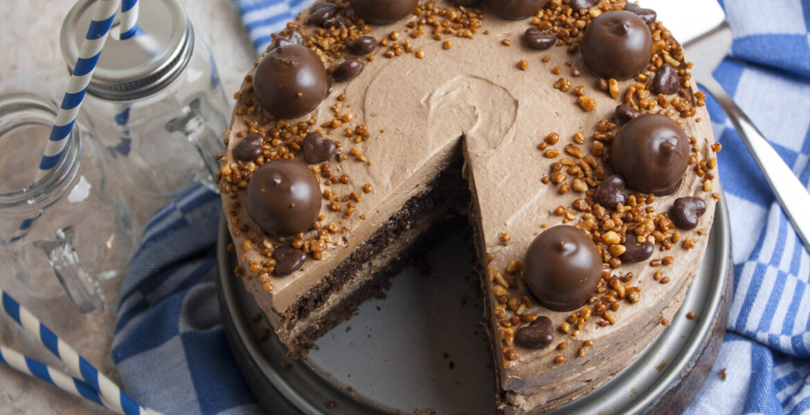 Vegane Haselnuss-Nougat-Torte