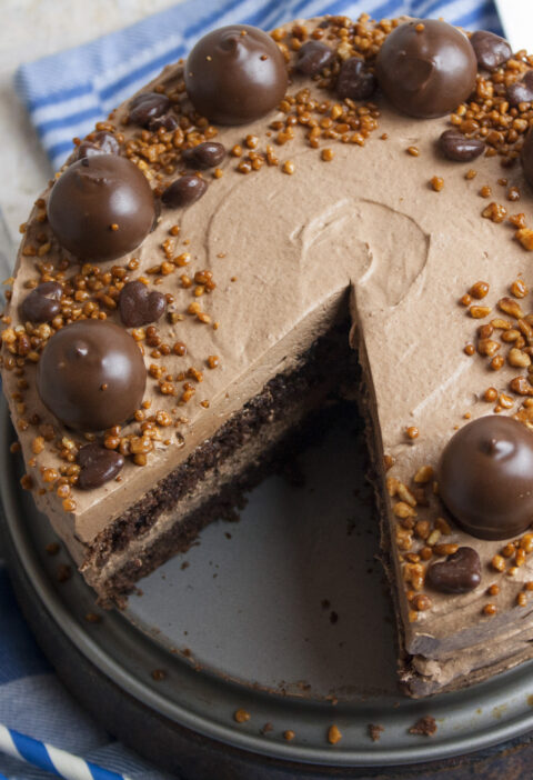 Vegane Haselnuss-Nougat-Torte