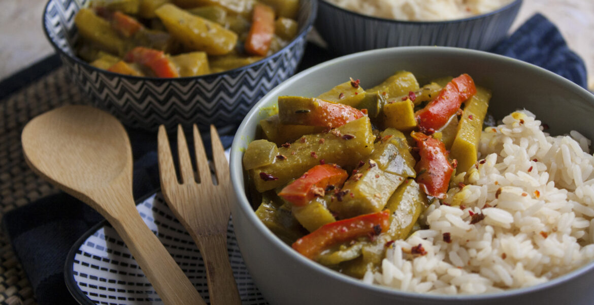 Würziges Kohlrabi-Curry mit Paprika