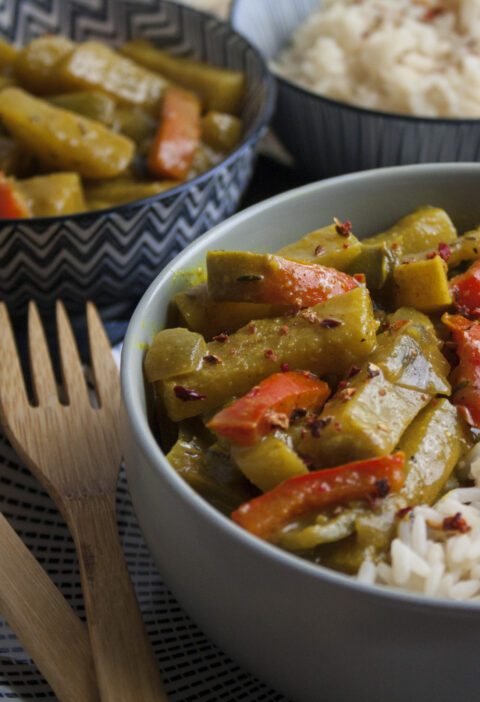 Würziges Kohlrabi-Curry mit Paprika