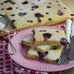 Süße Ofen-Pancakes mit Beeren