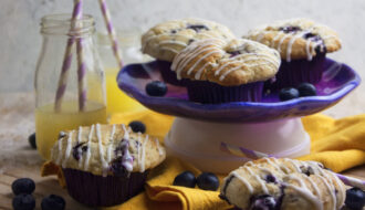 Blaubeer-Zitronen-Muffins mit Lavendel