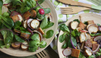 Frischer Brezel-Salat mit Tofu