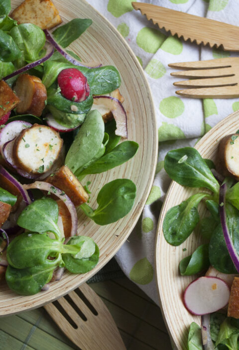 Frischer Brezel-Salat mit Tofu