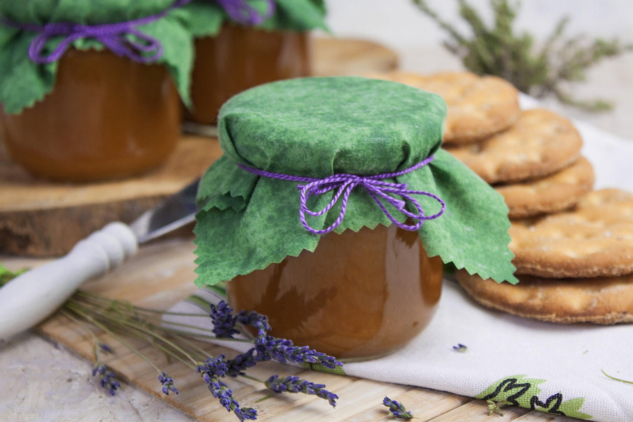 Mediterrane Pfirsich-Lavendel-Marmelade mit Thymian - Toastenstein.com