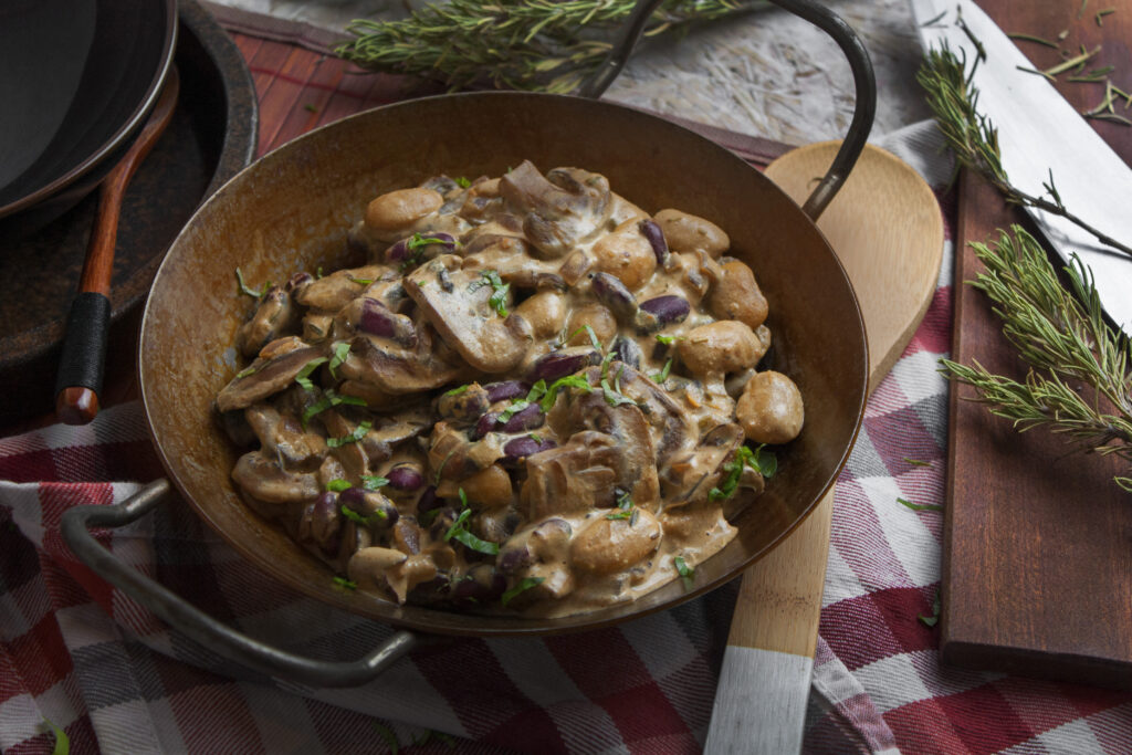 Veganes Champignon-Bohnen-Stroganoff | Toastenstein