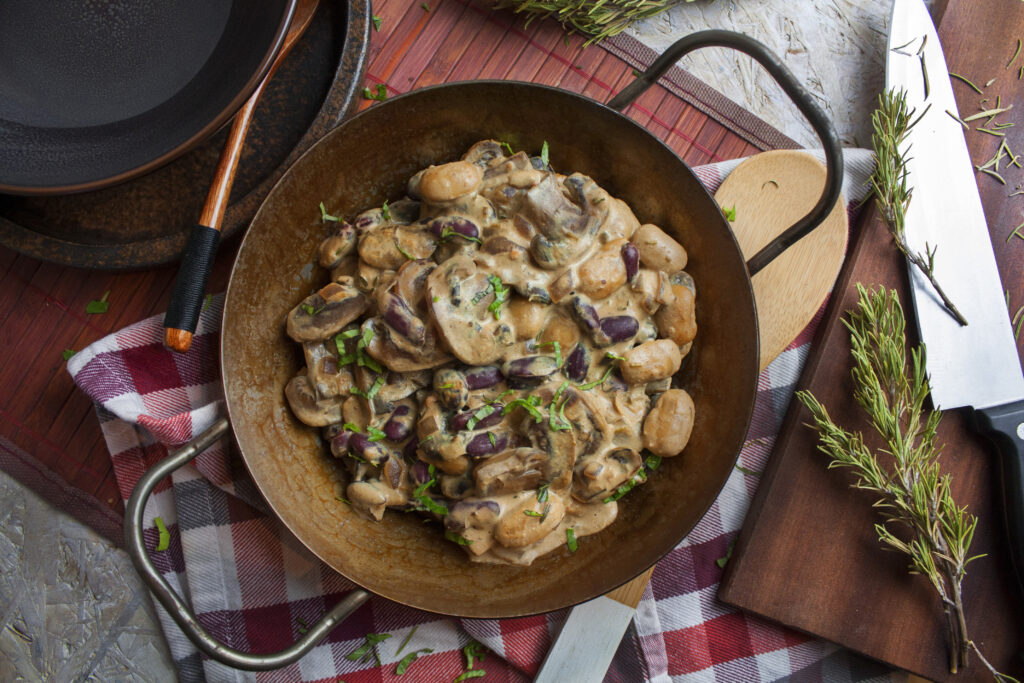 Veganes Champignon-Bohnen-Stroganoff | Toastenstein