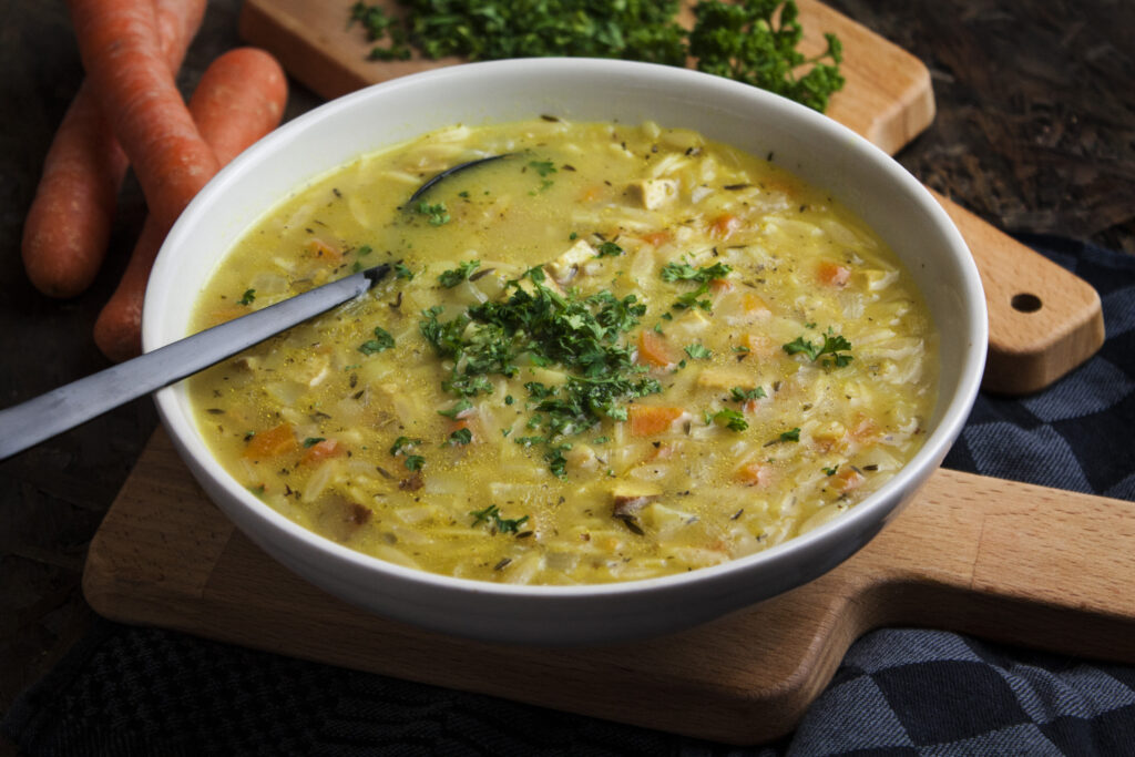 Vegane Pastina-Suppe mit Räuchertofu | Toastenstein