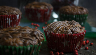 Schnelle Früchtekuchen-Muffins zu Weihnachten
