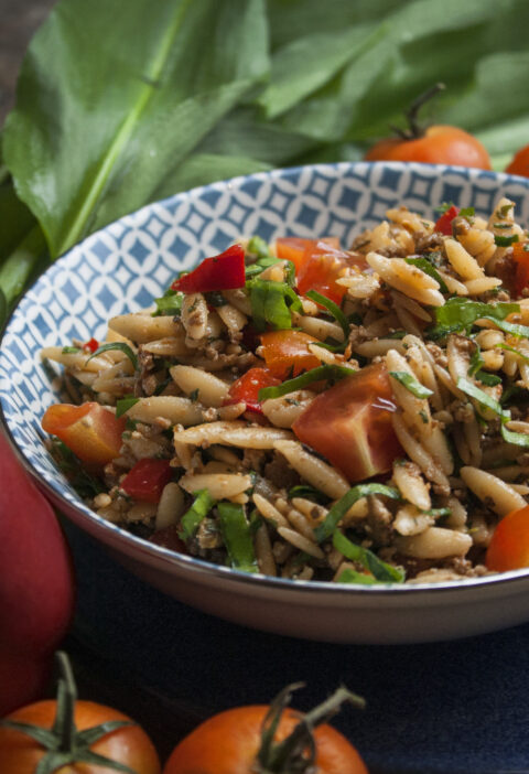 Bärlauch-Risoni-Salat mit Tomaten