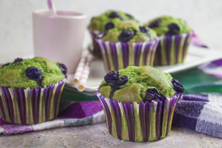 Süße Spinat-Blaubeer-Muffins