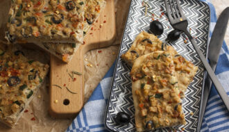 Mediterraner Zwiebel-Gemüse-Kuchen