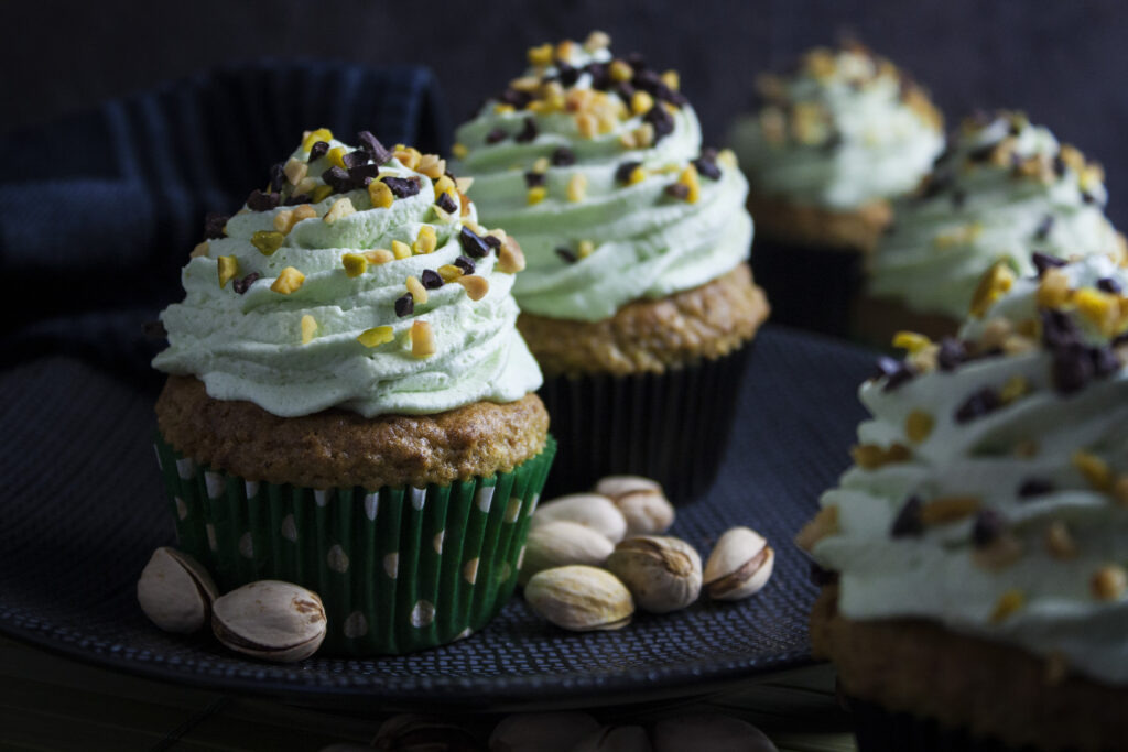 Pistazien-Cupcakes – klein, grün und ganz schön frech! | Toastenstein.com